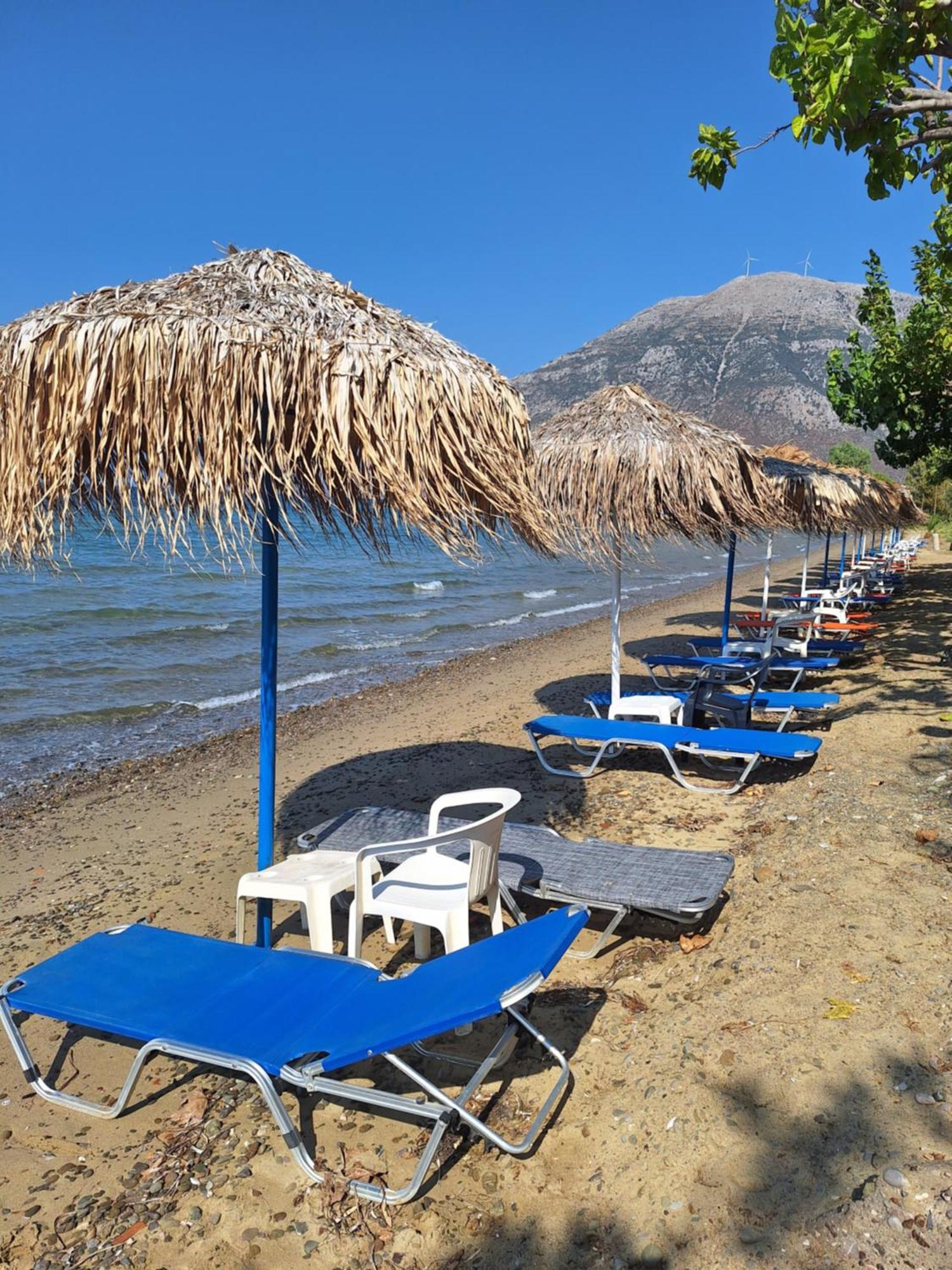 Makinia Beach Nafpaktos エクステリア 写真